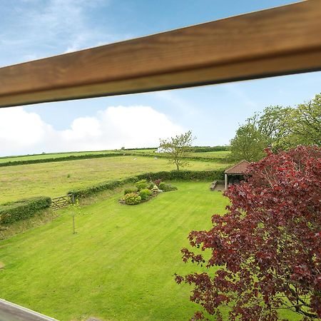 Kidwelly Farmhouse B&B エクステリア 写真