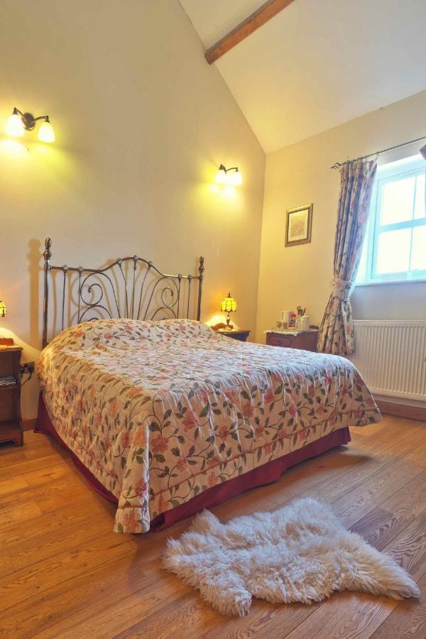 Kidwelly Farmhouse B&B エクステリア 写真