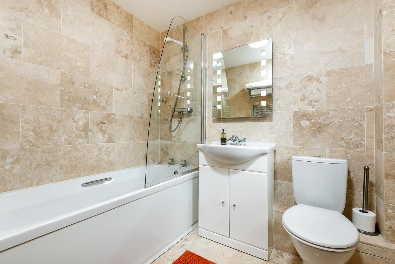 Kidwelly Farmhouse B&B エクステリア 写真