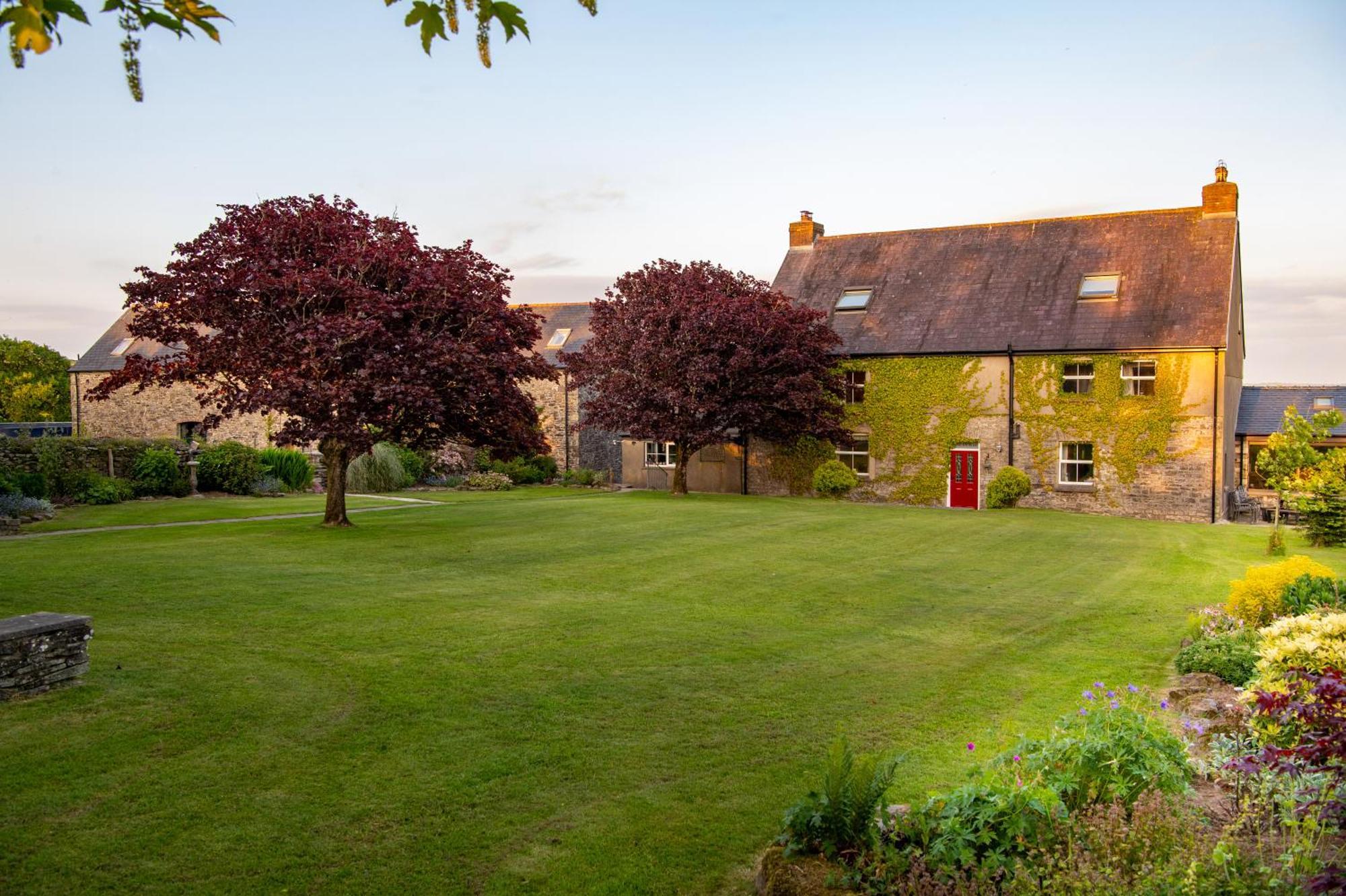 Kidwelly Farmhouse B&B エクステリア 写真